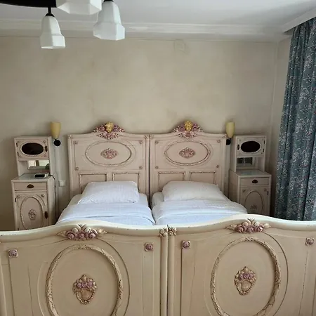 Eichen Schloessl Hotel Munich
