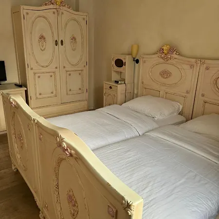 Eichen Schloessl * Monaco di Baviera