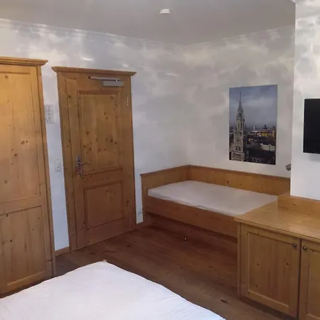 Eichen Schloessl * Münih