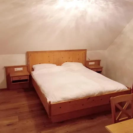 Otel Eichen Schloessl Münih