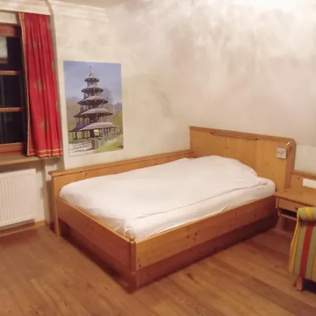 Eichen Schloessl * Munich