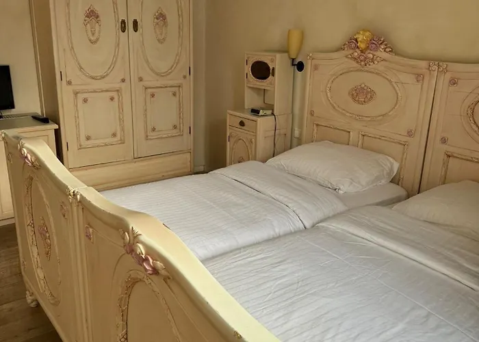 Eichen Schloessl * München